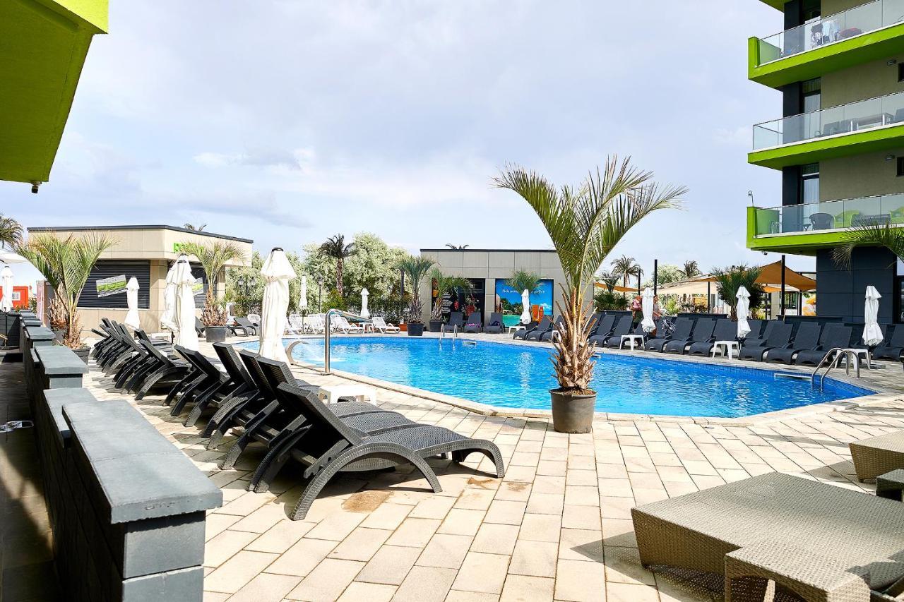 Moonlight Studio - Spa N Pools Beach Resort Mamaia Exterior foto