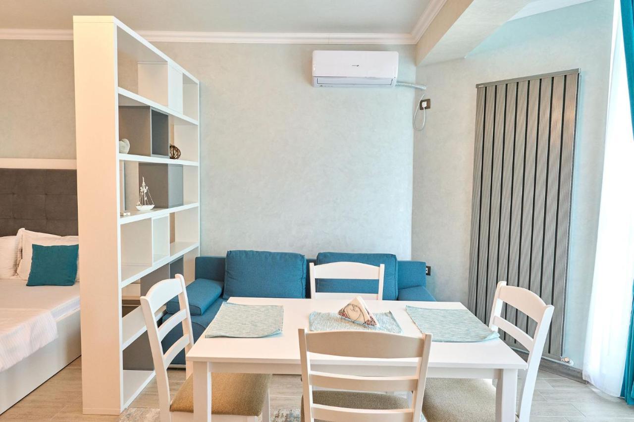 Moonlight Studio - Spa N Pools Beach Resort Mamaia Exterior foto